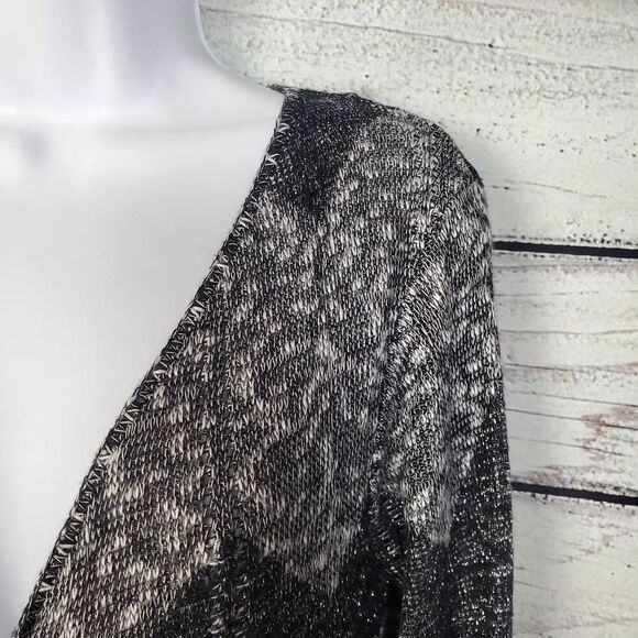 Vanity Women’s Metallic Fringe Open Front Cardigan Sweater Size S Black Silver - Picture 2 of 6